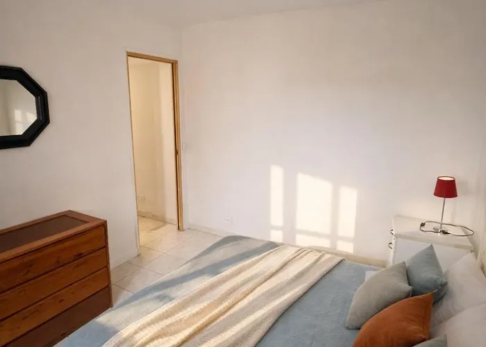 Spacieux Coeur Du Village Wifi Draps Apartmán *